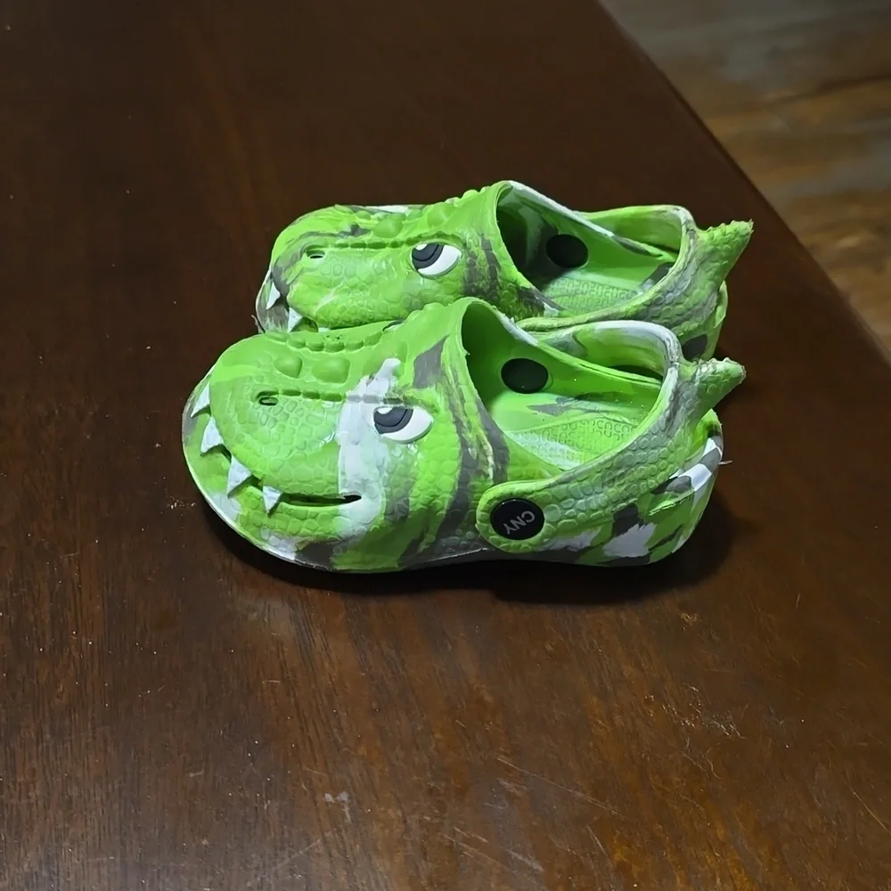 Capelli‎ New York Toddler Croc Clog slider- Alligator Size 6